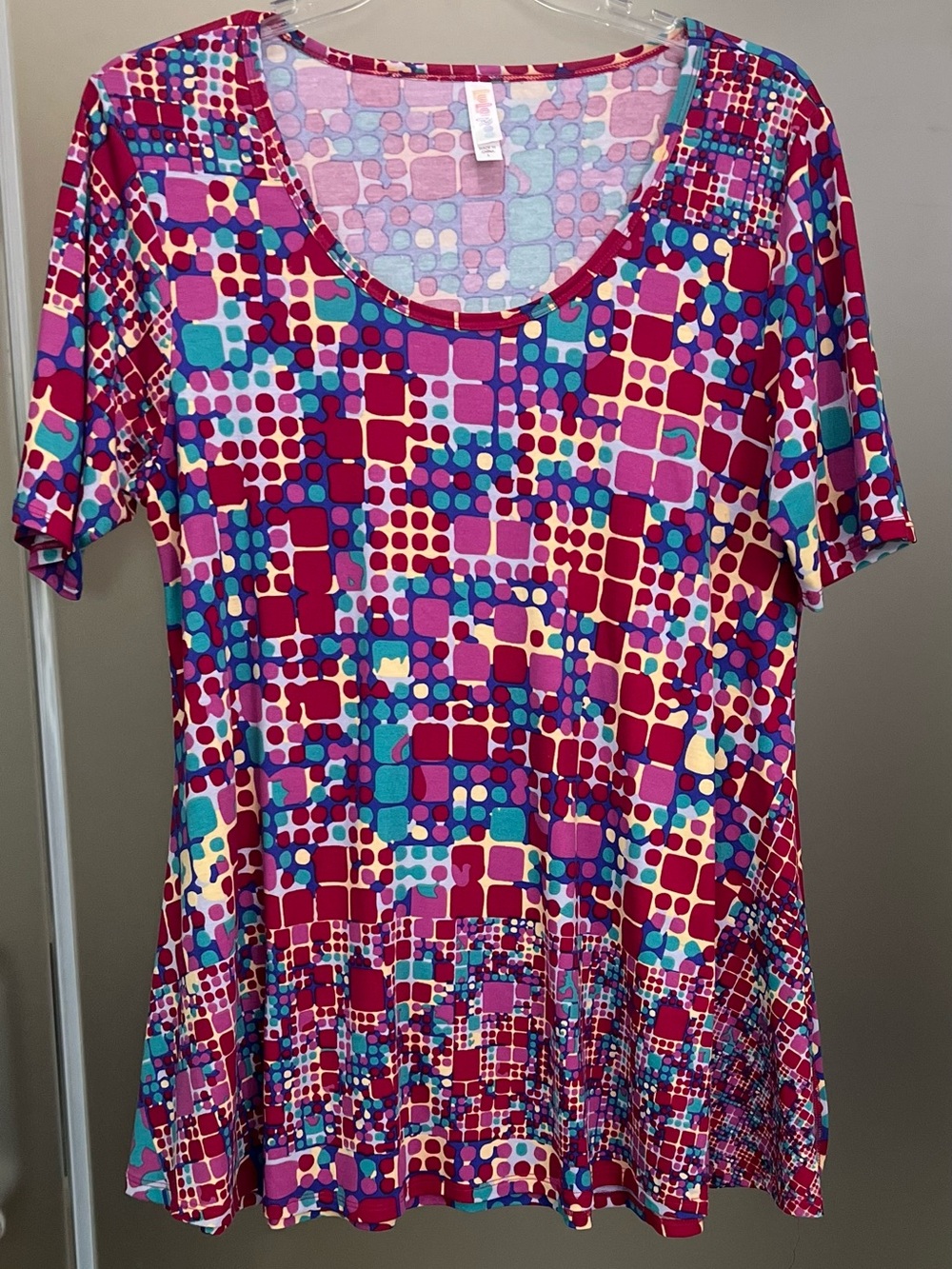 LuLaRoe Multicolor Geometric Scoop Neck Top in Pink, Teal, Purple